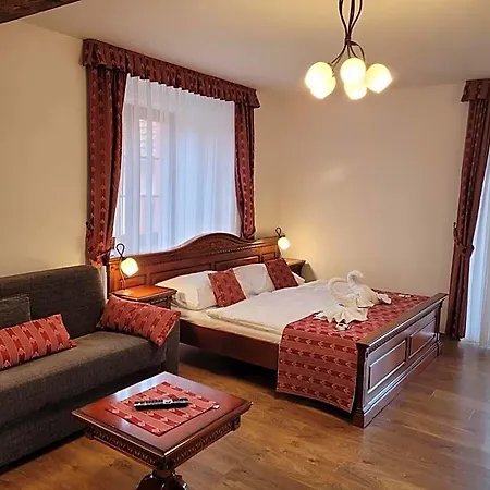 Safari - Chateau Aparthotel Borovany (Ceske Budejovice)