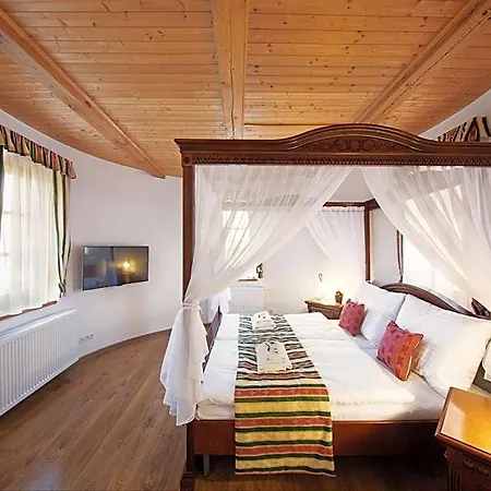 Safari - Chateau 4* Borovany (Ceske Budejovice)