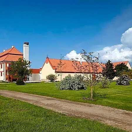 Aparthotel Safari - Chateau Borovany (Ceske Budejovice)