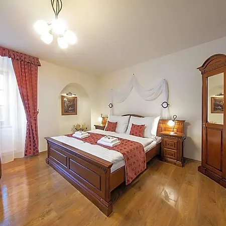 Safari - Chateau Aparthotel Borovany (Ceske Budejovice)