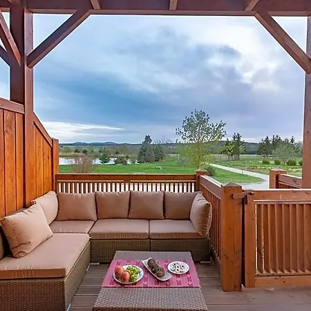 Aparthotel Safari - Chateau Borovany (Ceske Budejovice)