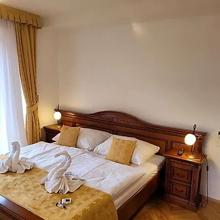 Aparthotel Safari - Chateau Borovany (Ceske Budejovice)