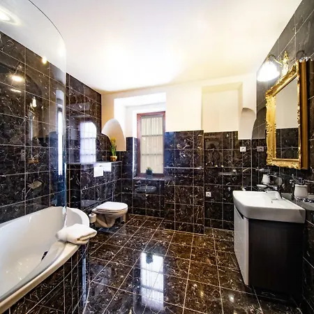 Aparthotel Safari - Chateau Borovany (Ceske Budejovice)