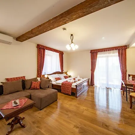 Safari - Chateau Aparthotel Borovany (Ceske Budejovice)