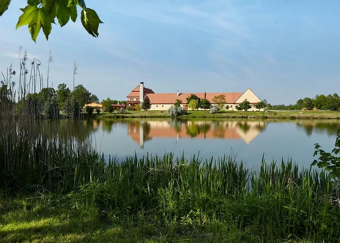 Safari - Chateau Lejlighedshotel Borovany (Ceske Budejovice)